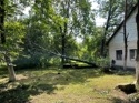 У Чернівецькій обласній психіатричній лікарні проводяться роботи з ліквідації наслідків буревію, який відбувся вчора, 29 липня